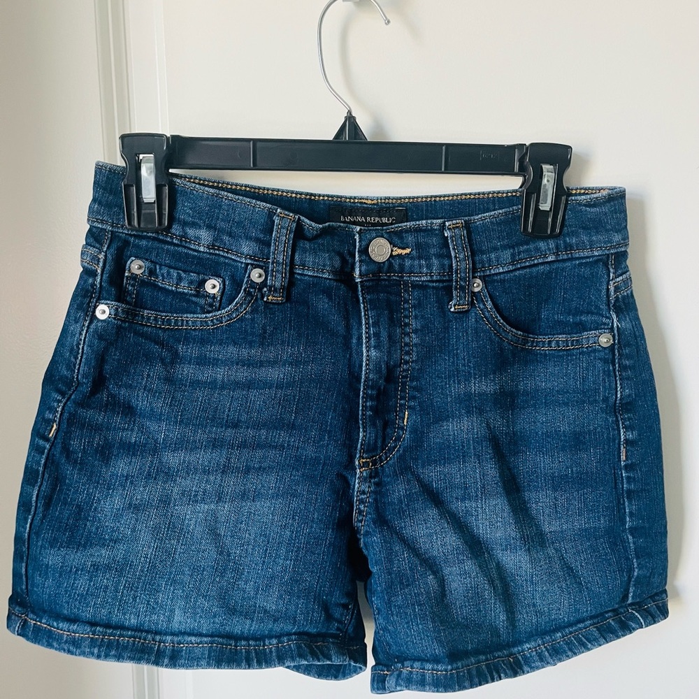 Excellent condition Jean short- banana republic